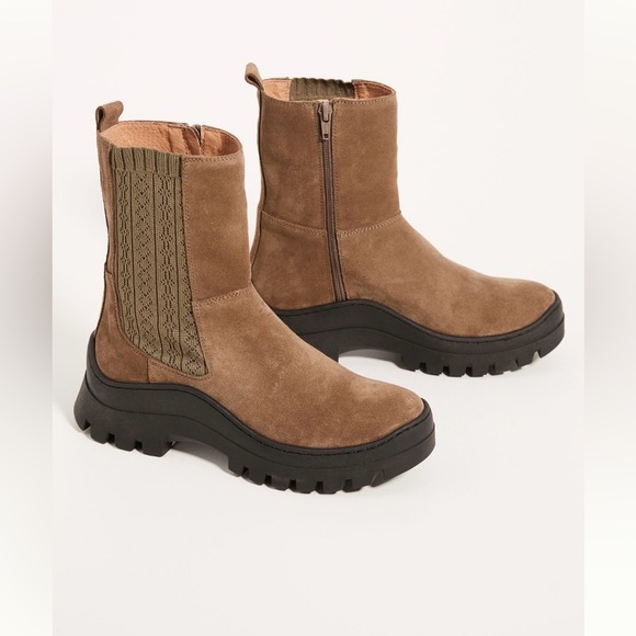 Farylrobin Tan Taupe Brown Chelsea Lug Boots from Anthropologie Size 41 FARYL - Picture 1 of 9